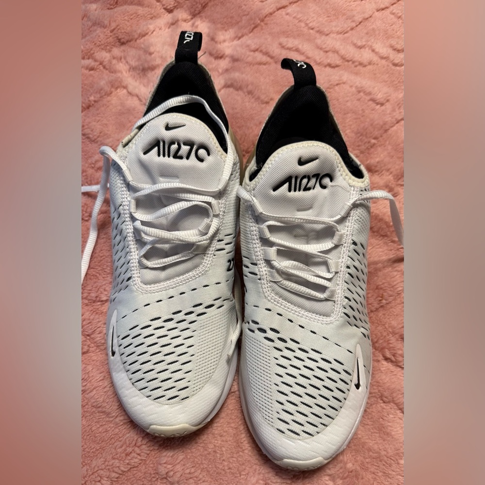 Women’s Nike Air Max 270 White and Black Sneakers Size 10